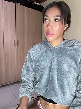 zoe storm online show from March 25, 2026, 9:14 pm