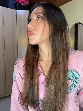 zoe storm online show from April 17, 2026, 11:40 pm