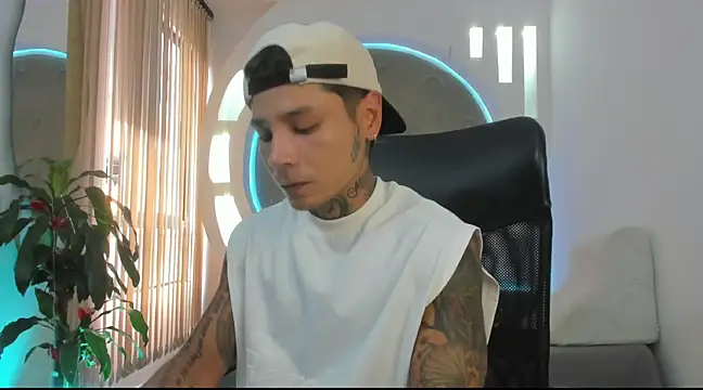 Snapshot of tattokoi chatting on March 2, 2025, 7:08 pm tattokoi online show from March 2, 2025, 7:08 pm