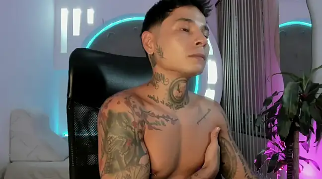 Snapshot of tattokoi chatting on March 11, 2025, 11:04 pm tattokoi online show from March 11, 2025, 11:04 pm