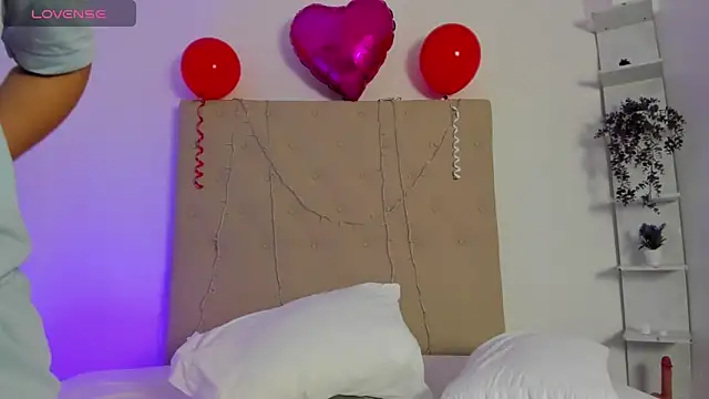 Snapshot of Michelle_Jaramillo chatting on February 12, 2025, 7:35 pm Michelle Jaramillo online show from February 12, 2025, 7:35 pm