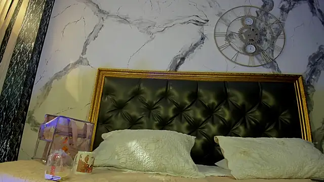 Snapshot of DalayMoore chatting on February 12, 2026, 8:19 pm DalayMoore online show from February 12, 2026, 8:19 pm