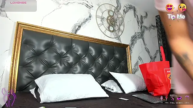 Snapshot of DalayMoore chatting on February 27, 2026, 8:19 pm DalayMoore online show from February 27, 2026, 8:19 pm