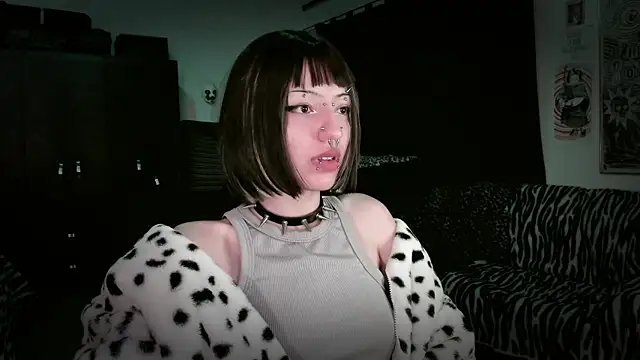Snapshot of roxy_toxic chatting on May 15, 2026, 11:25 pm roxy toxic online show from May 15, 2026, 11:25 pm