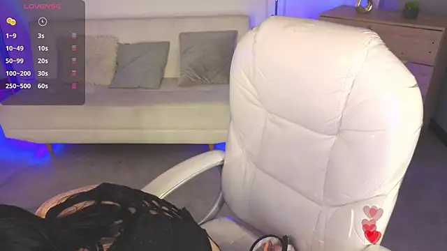 Nicole Foxx  online show from February 8, 2026, 8:06 pm