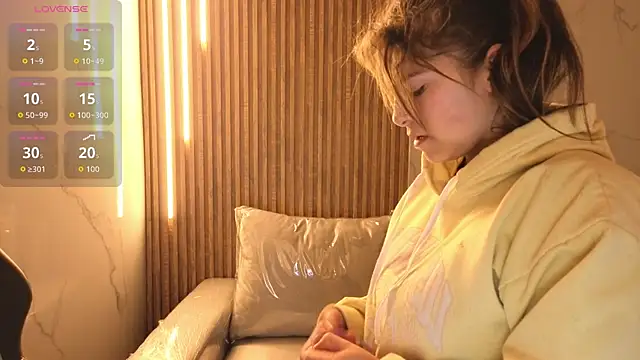 Kitten Cam online show from November 21, 2025, 4:11 am