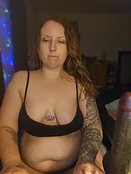 TattedMamaXOXO online show from June 25, 2026, 5:12 am