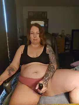 TattedMamaXOXO online show from July 5, 2026, 7:21 pm