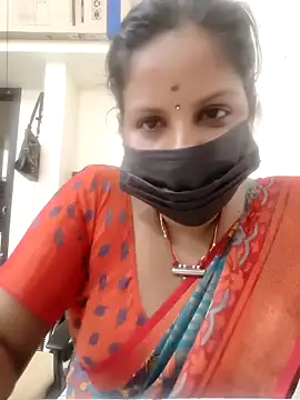 Snapshot of Tamil_queen1 chatting on January 14, 2026, 1:48 pm Tamil queen1 online show from January 14, 2026, 1:48 pm