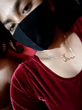 Hot couple 1 online show from March 8, 2026, 4:21 pm