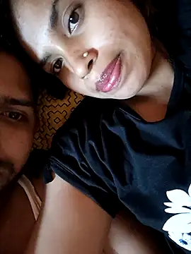 Hot couple 1 online show from April 12, 2026, 5:38 pm