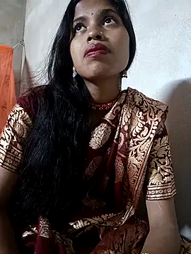 Hot couple 1 online show from April 11, 2026, 5:05 pm