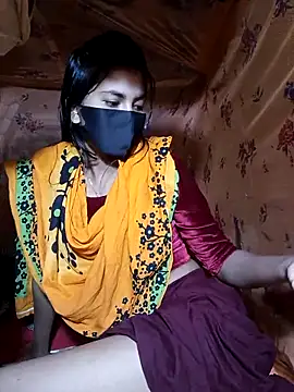 Hot couple 1 online show from February 24, 2026, 5:03 pm