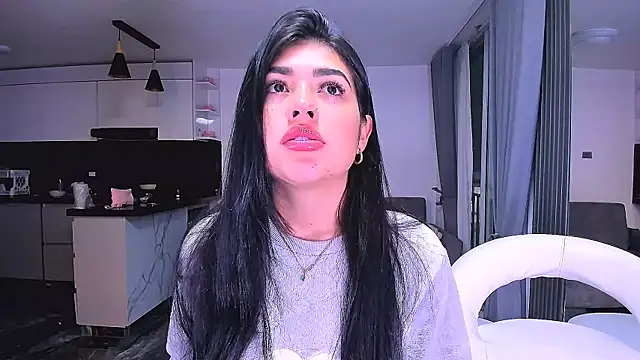 1lubonnie online show from May 14, 2026, 3:58 am