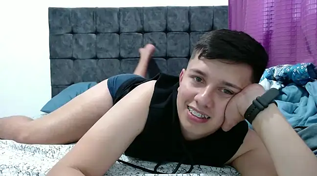 Snapshot of Alan_red chatting on January 20, 2025, 10:59 pm Alan red online show from January 20, 2025, 10:59 pm