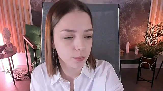 PamBeesly online show from December 14, 2025, 8:42 am