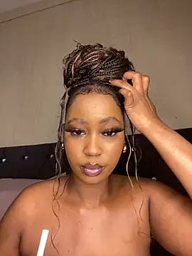 Spicey-CheekssX online show from October 17, 2025, 10:44 pm
