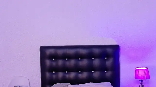 tinyy whore18 online show from March 29, 2026, 4:25 am