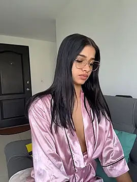 Bella Smiith  online show from February 27, 2026, 3:01 pm