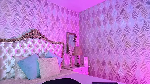 Bella Smiith  online show from January 8, 2026, 1:17 pm