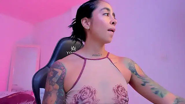 sophierooy22 online show from March 27, 2026, 1:23 pm