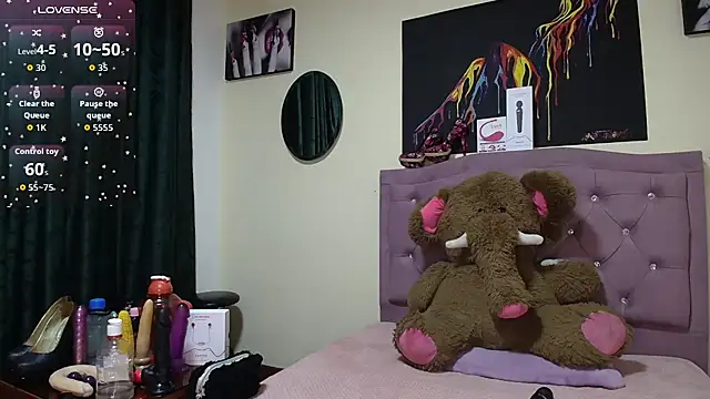 Emmie Hot online show from December 5, 2025, 12:15 pm