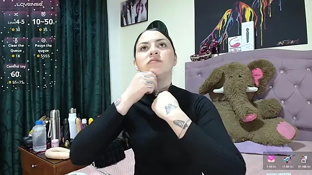 Emmie Hot online show from October 2, 2025, 12:08 pm