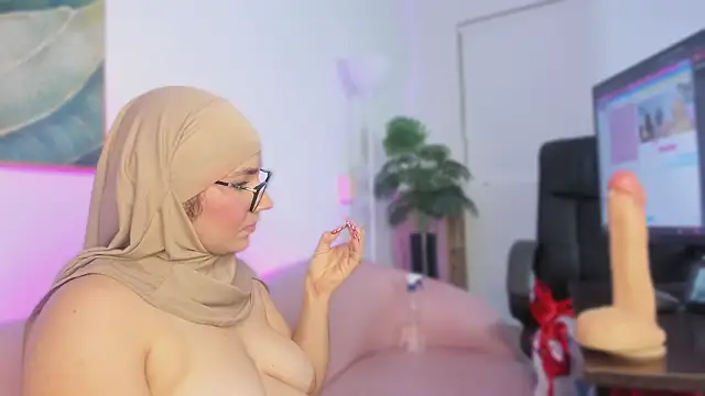 Snapshot of Ayha_khalaf chatting on February 20, 2026, 6:26 am Ayha khalaf online show from February 20, 2026, 6:26 am