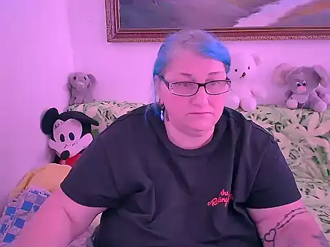 Marryllunax online show from October 29, 2025, 8:57 am