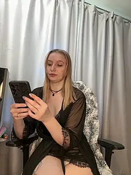LillyFan-X online show from June 3, 2026, 5:41 am