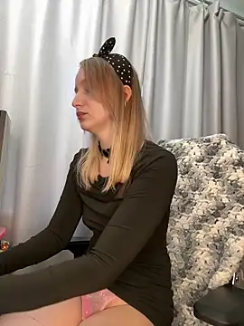 LillyFan-X online show from June 5, 2026, 4:39 am