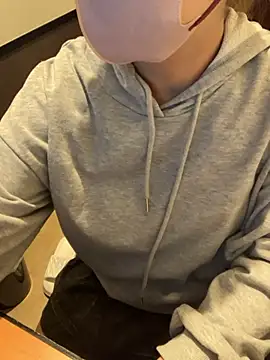 ran xx x online show from December 4, 2025, 4:17 pm