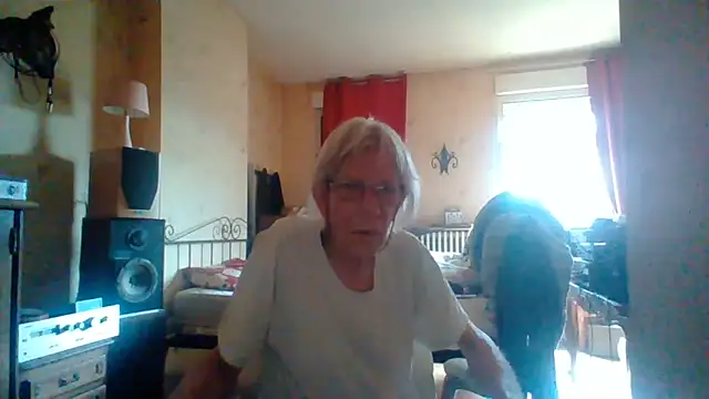 Snapshot of rosanetrav chatting on July 1, 2026, 8:03 am rosanetrav online show from July 1, 2026, 8:03 am