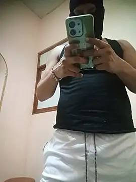 LuisMex1998 online show from July 1, 2026, 7:52 am