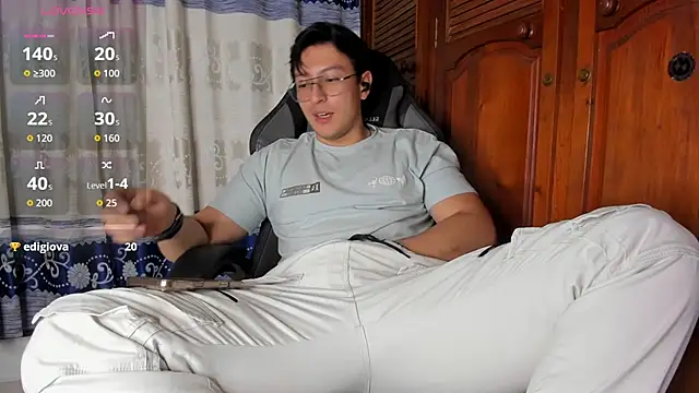 Snapshot of Amon__ashford chatting on February 3, 2026, 1:27 am Amon ashford online show from February 3, 2026, 1:27 am