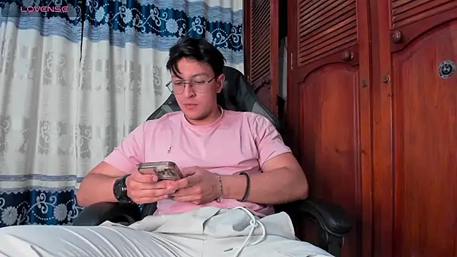 Snapshot of Amon__ashford chatting on March 3, 2026, 1:12 am Amon ashford online show from March 3, 2026, 1:12 am