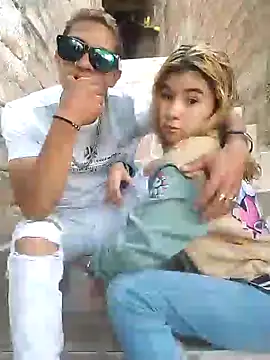 hot couple25 online show from January 28, 2025, 7:10 pm