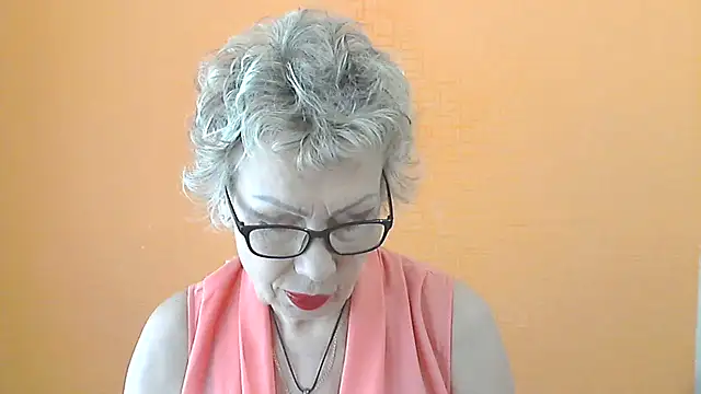 NessyJenixs online show from June 25, 2026, 6:07 am