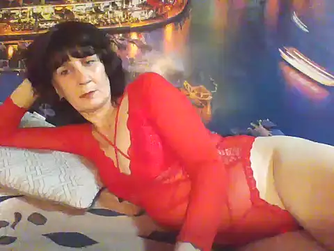 Snapshot of Laura_Kiss chatting on October 6, 2025, 4:08 pm Laura Kiss online show from October 6, 2025, 4:08 pm