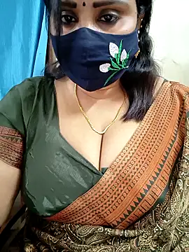 Snapshot of Queenflowerr chatting on February 25, 2026, 7:03 pm Queenflowerr online show from February 25, 2026, 7:03 pm