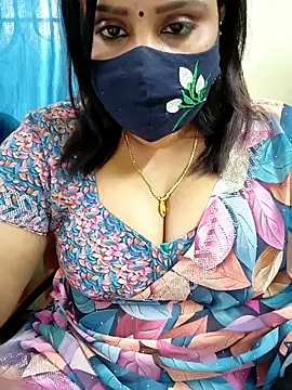 Snapshot of Queenflowerr chatting on February 20, 2026, 8:38 am Queenflowerr online show from February 20, 2026, 8:38 am