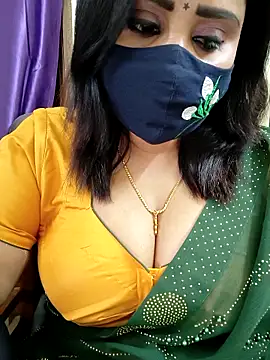 Queenflowerr online show from March 20, 2026, 6:09 pm