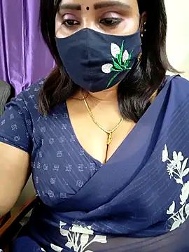 Queenflowerr online show from March 8, 2026, 12:19 pm