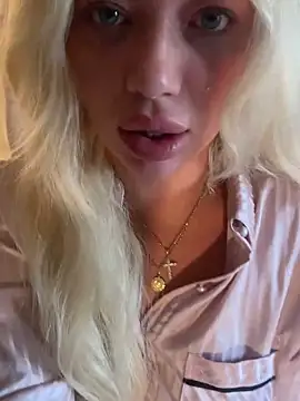 blissdimicco online show from October 22, 2025, 10:04 am