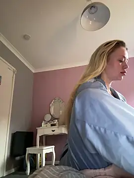 blissdimicco online show from December 16, 2025, 9:13 am