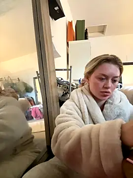 blissdimicco online show from December 4, 2025, 11:53 am