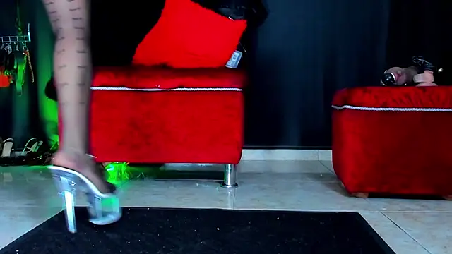 Snapshot of KaramStone chatting on December 18, 2025, 8:45 pm KaramStone online show from December 18, 2025, 8:45 pm