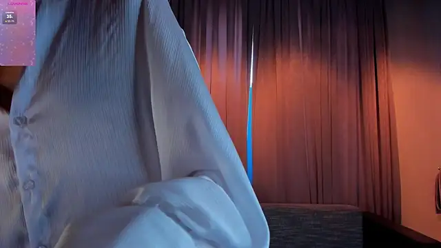 Snapshot of AmityCritchlow chatting on February 6, 2025, 11:09 am AmityCritchlow online show from February 6, 2025, 11:09 am