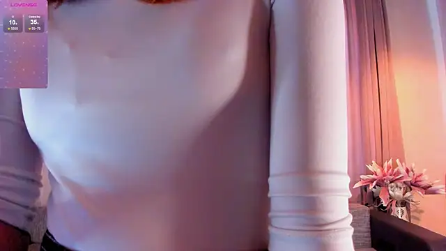 Snapshot of AmityCritchlow chatting on February 26, 2025, 11:11 am AmityCritchlow online show from February 26, 2025, 11:11 am