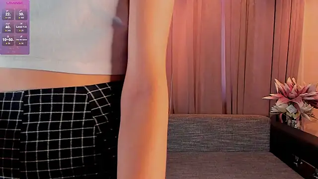 Snapshot of AmityCritchlow chatting on March 16, 2025, 5:03 am AmityCritchlow online show from March 16, 2025, 5:03 am